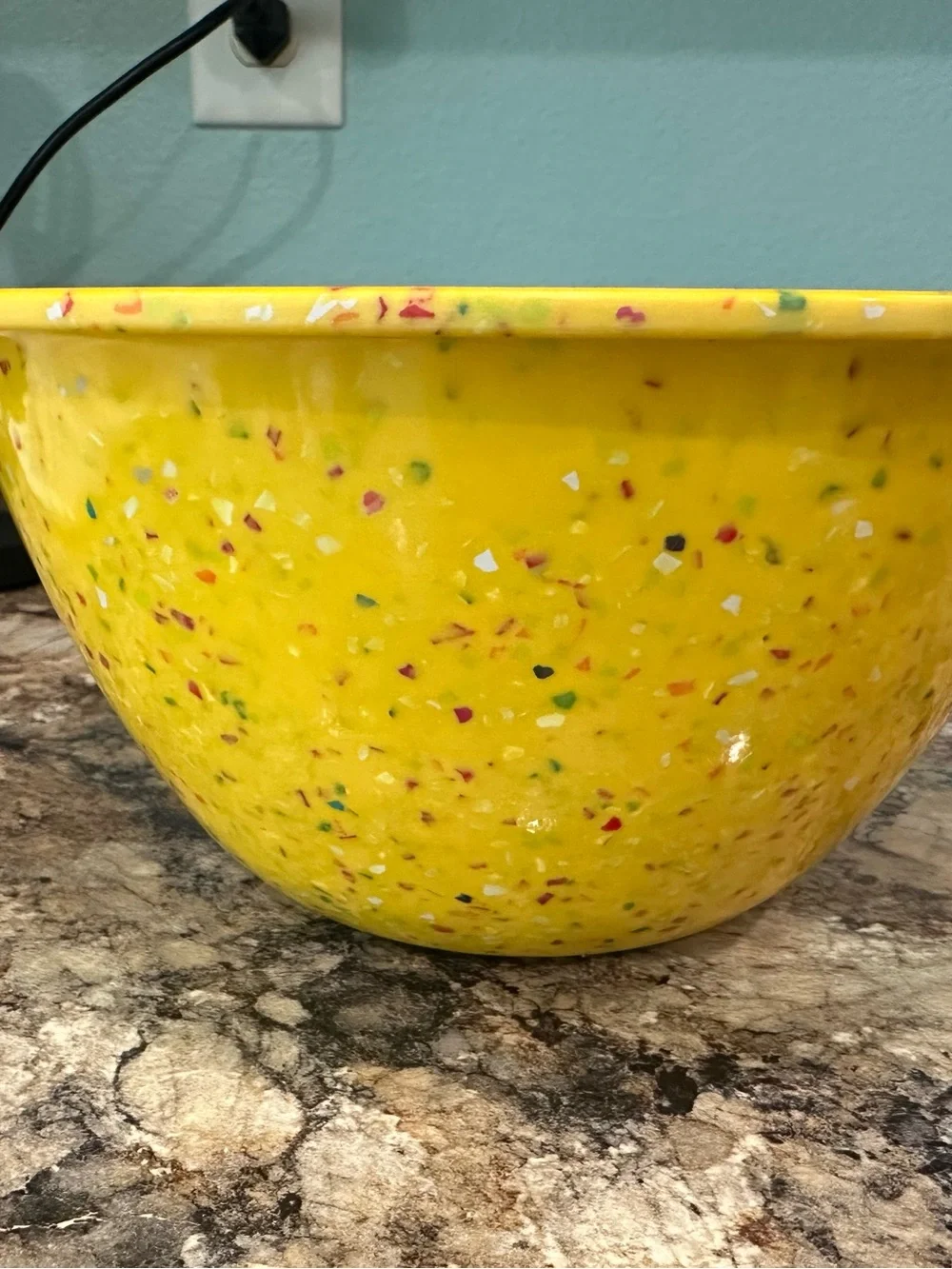 Pre-Owned: Zak! Melamine Confetti Nesting Mixing Bowls - Green, Yellow, Pink